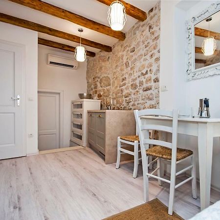 Apartment And Studio Ca' 3 Vie 罗维尼 外观 照片