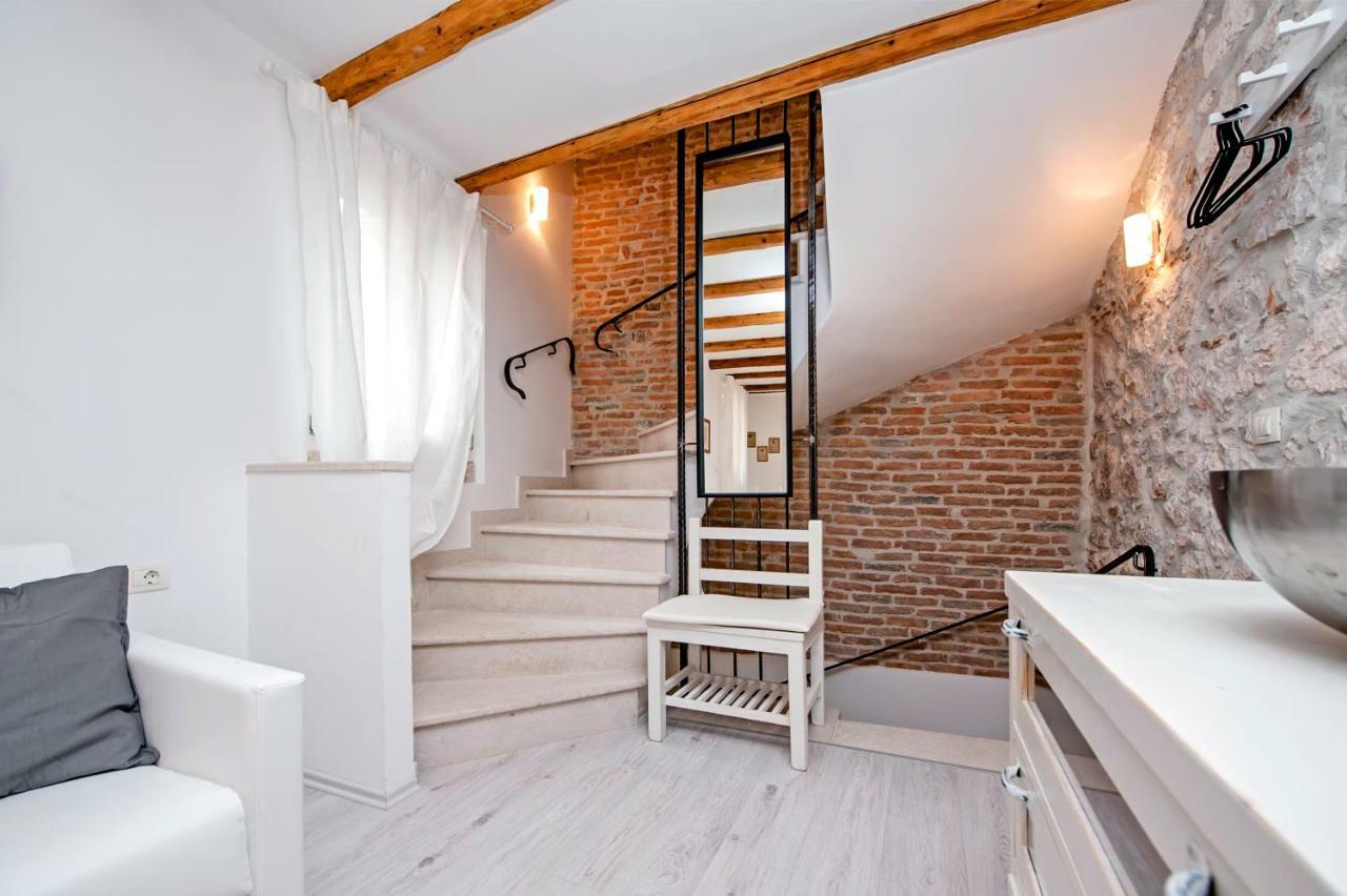 Apartment And Studio Ca' 3 Vie 罗维尼 外观 照片