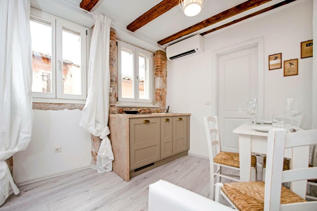 Apartment And Studio Ca' 3 Vie 罗维尼 外观 照片