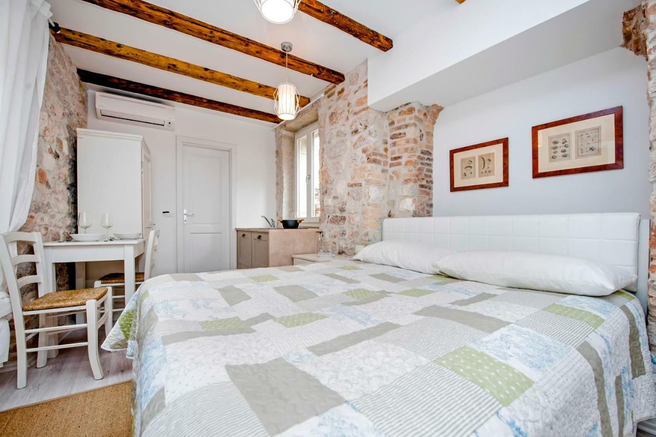 Apartment And Studio Ca' 3 Vie 罗维尼 外观 照片