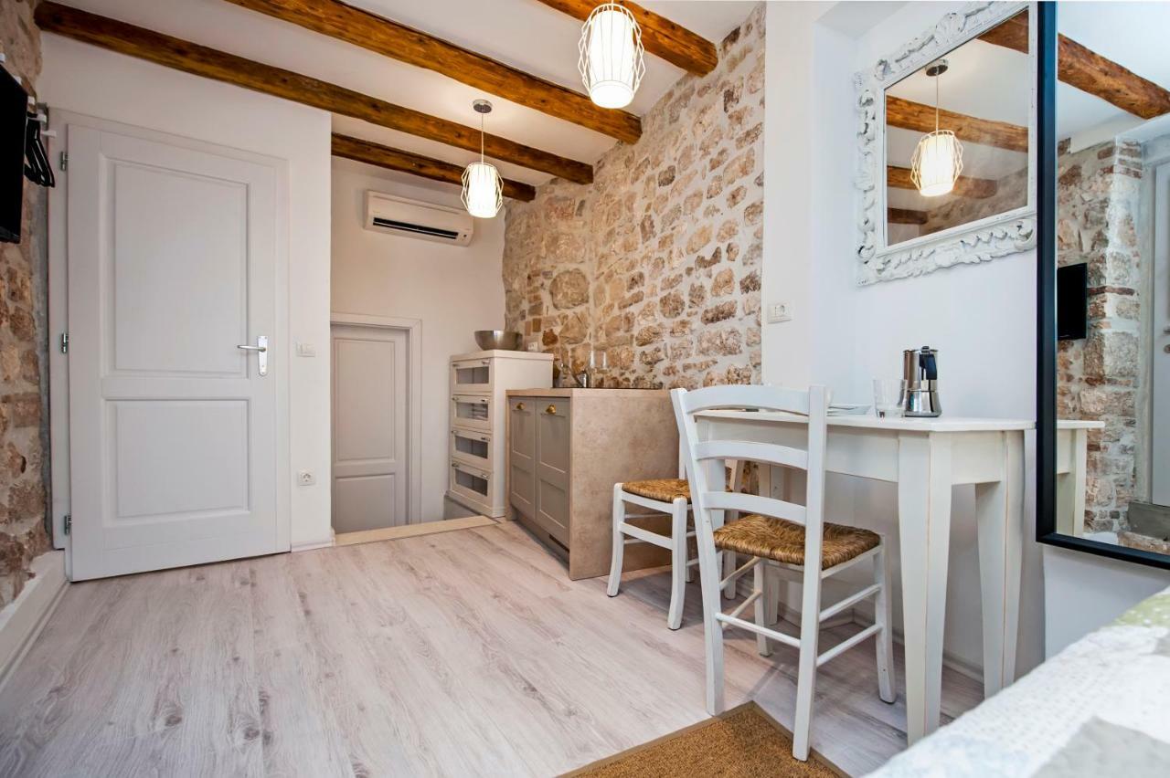 Apartment And Studio Ca' 3 Vie 罗维尼 外观 照片
