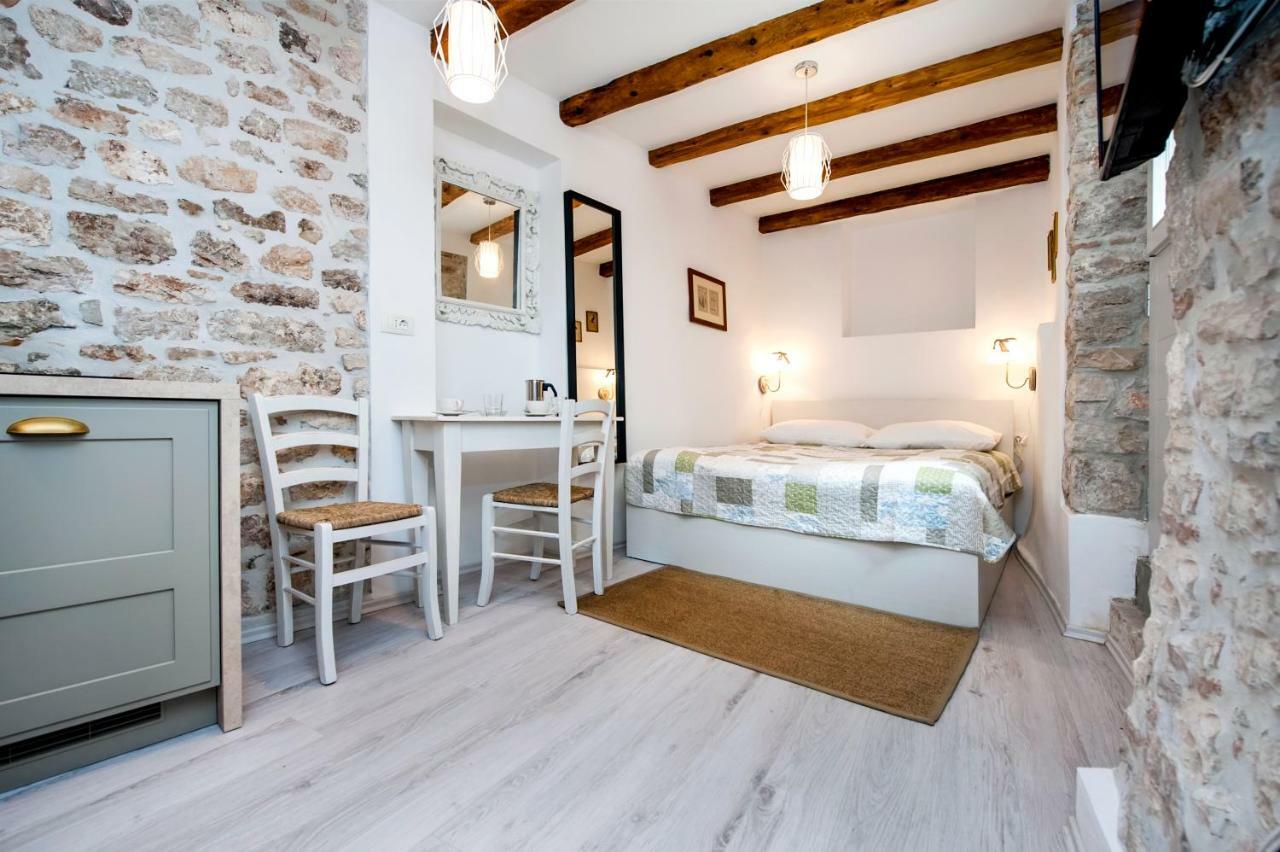 Apartment And Studio Ca' 3 Vie 罗维尼 外观 照片